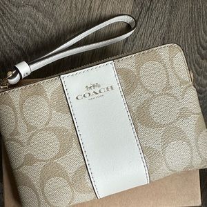 Coach Wristlet Brand New